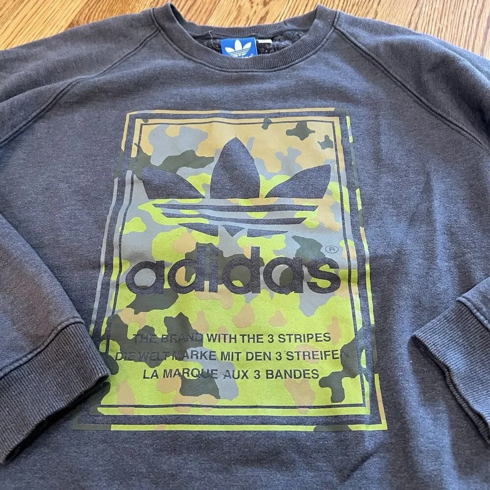 Adidas Pullover Sweatshirt Men’s‎ Medium Gray With Camo Design